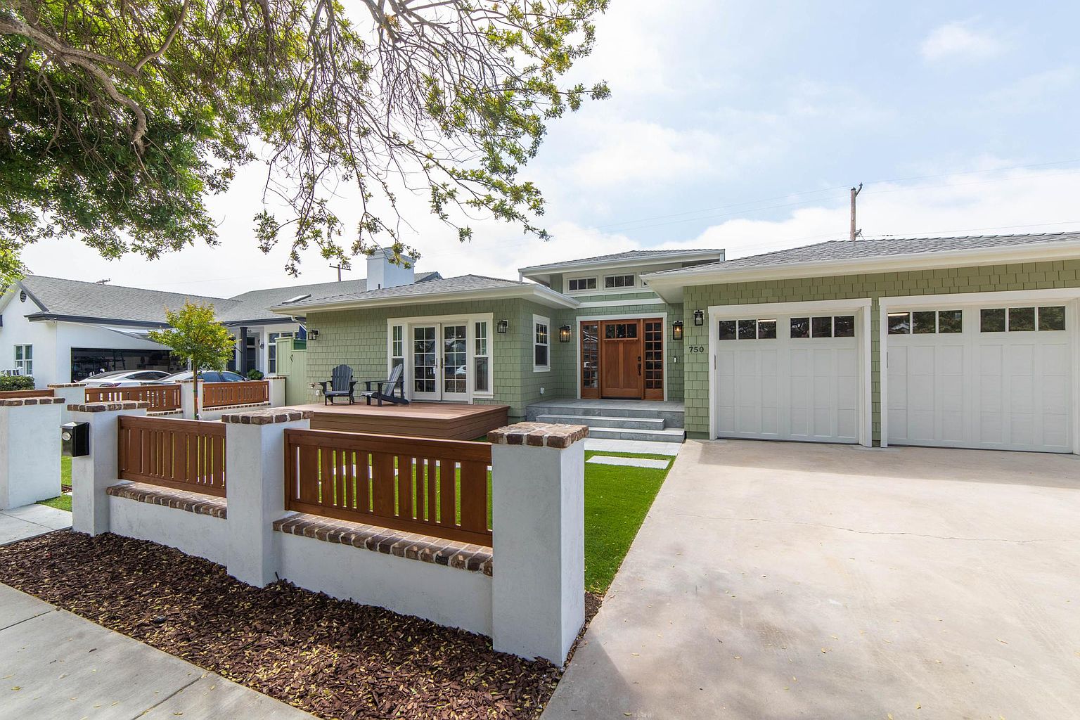 750 Coronado Ave photo 2