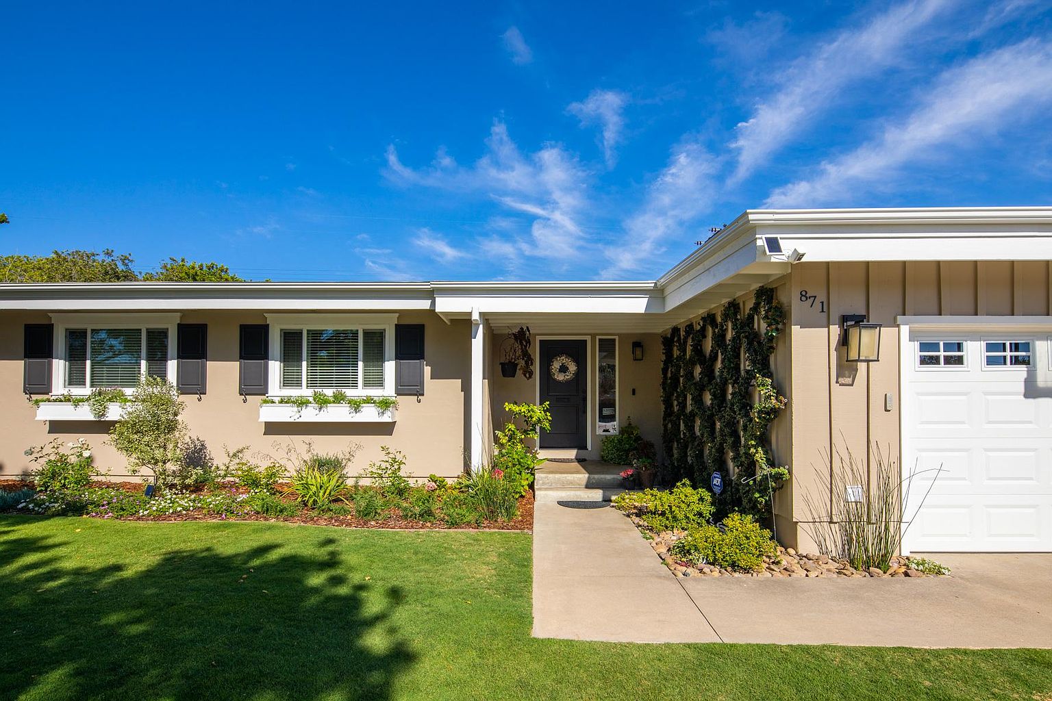 871 Coronado Ave photo 2