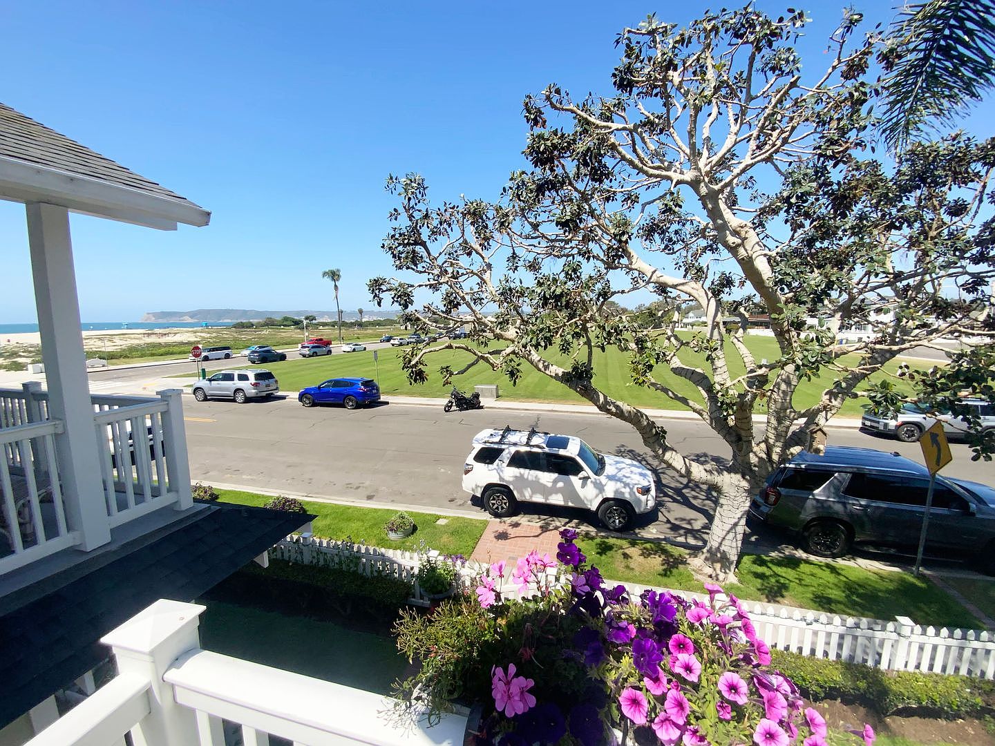 221 Ocean Dr photo 4