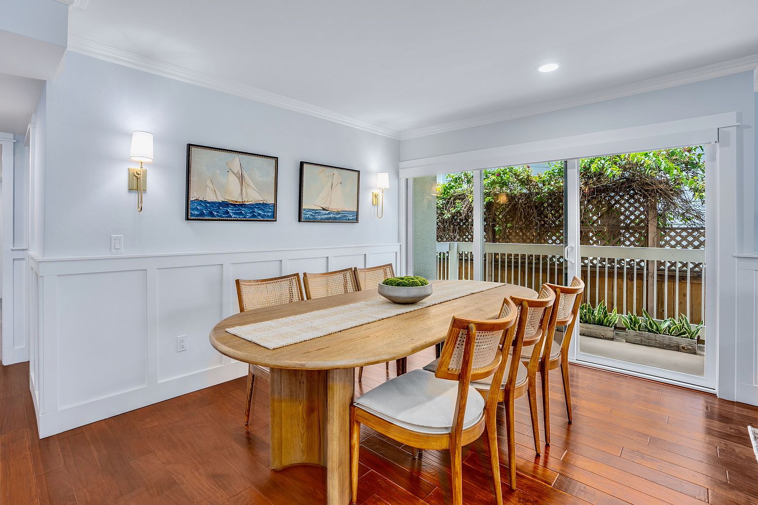 1522 Ynez Pl photo 3