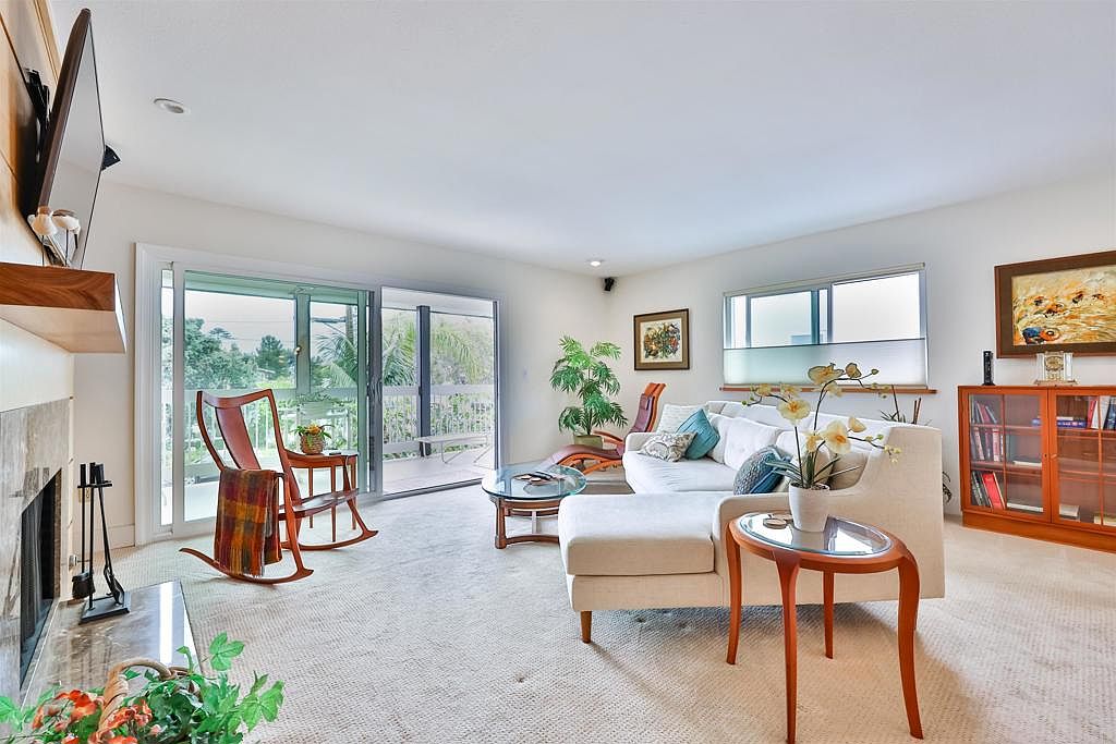1524 Ynez Pl photo 2