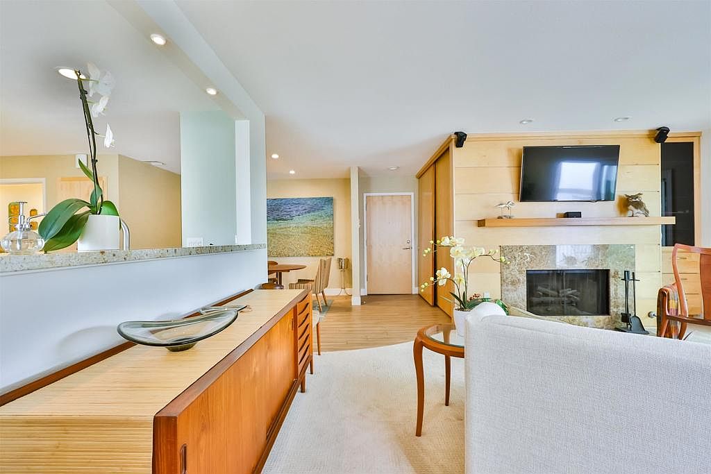 1524 Ynez Pl photo 4
