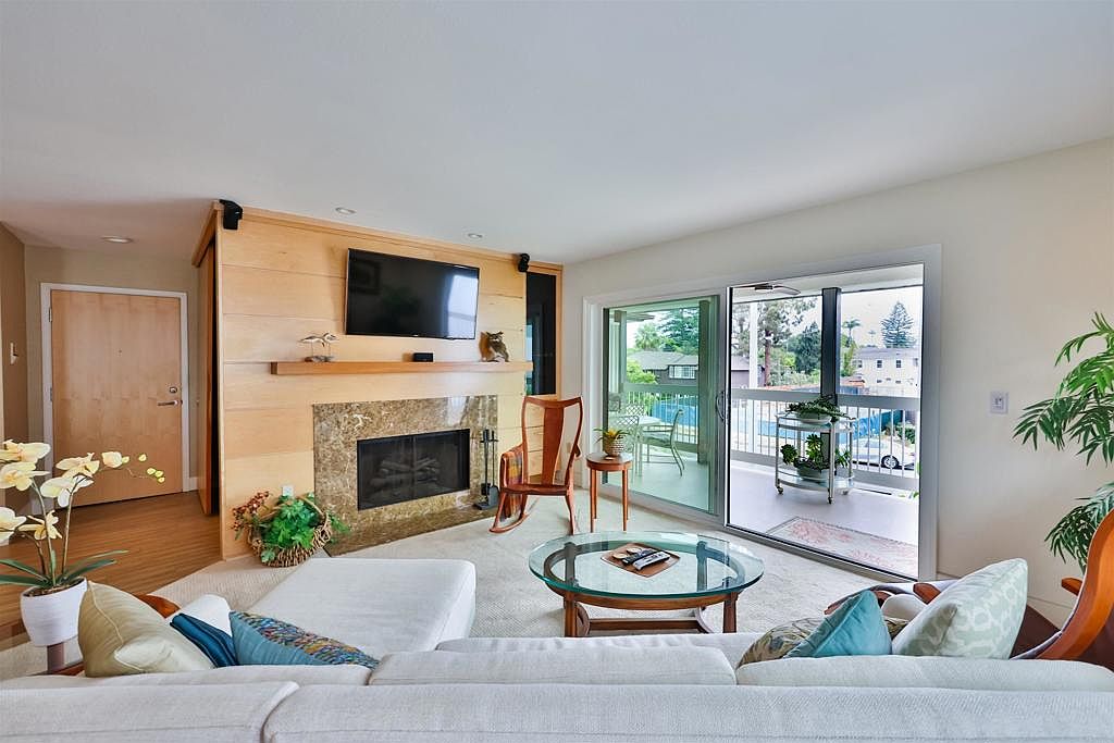1524 Ynez Pl photo 3