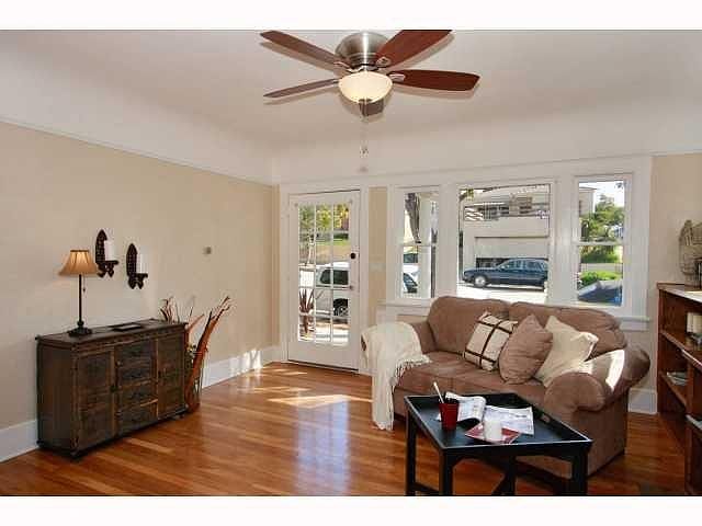 1904 Edgemont St photo 3