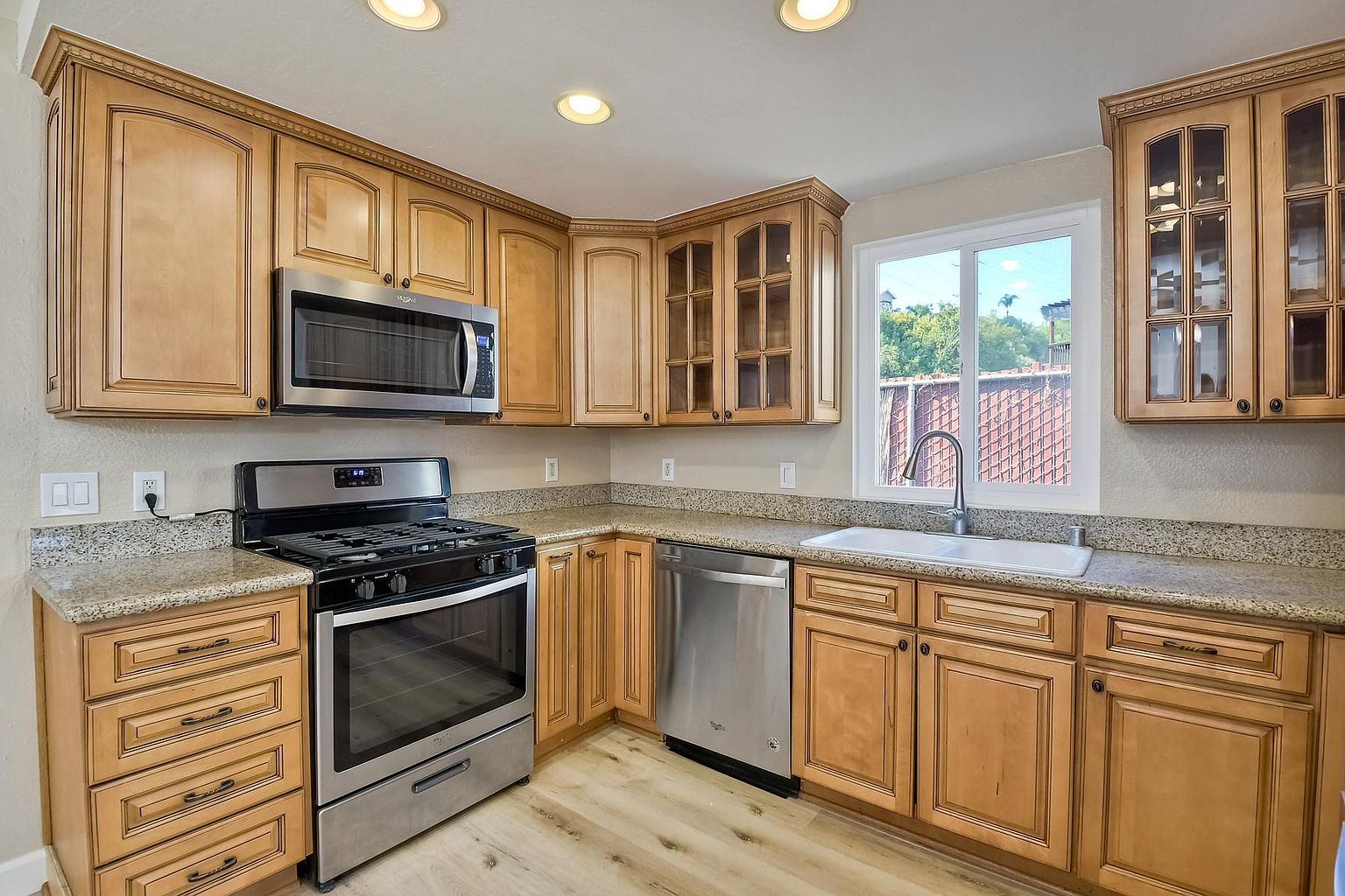 2402 Haller St photo 3