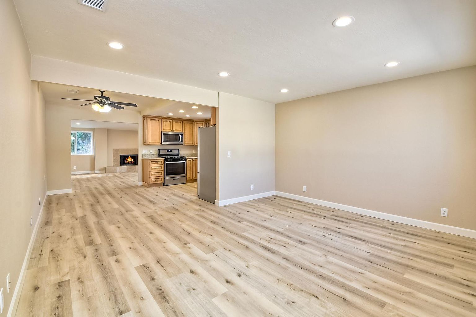 2402 Haller St photo 2