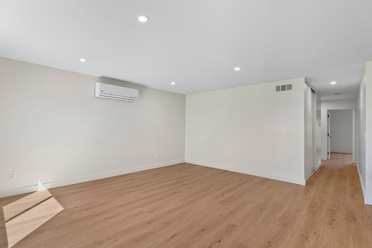 5612 Zircon St photo 5
