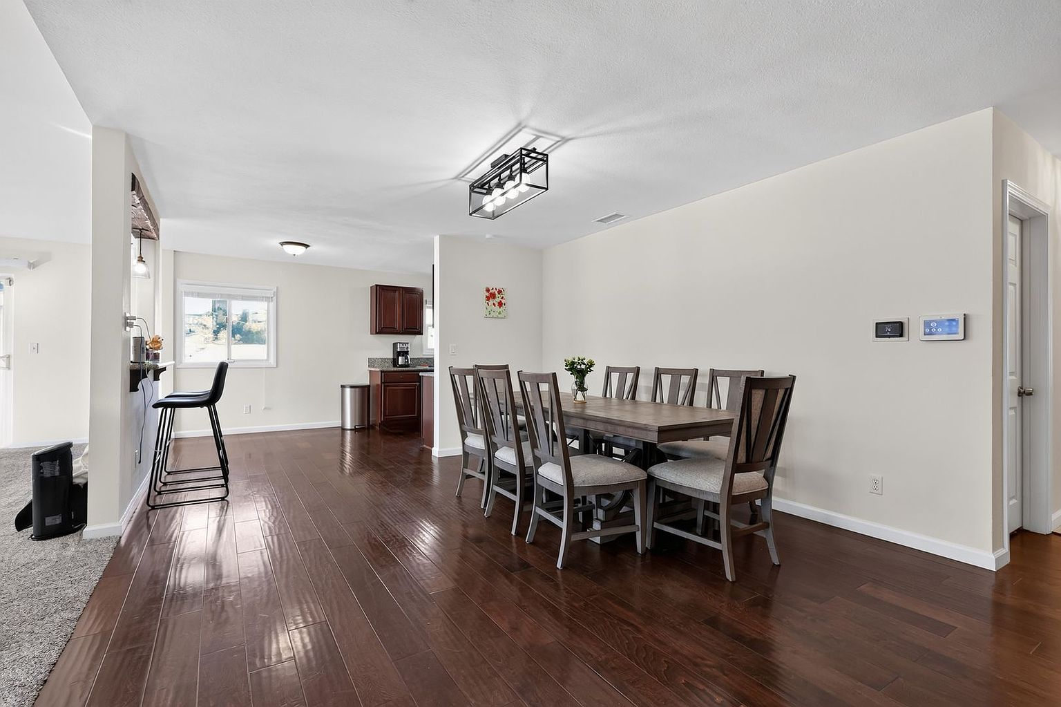 832 Alvin St photo 5
