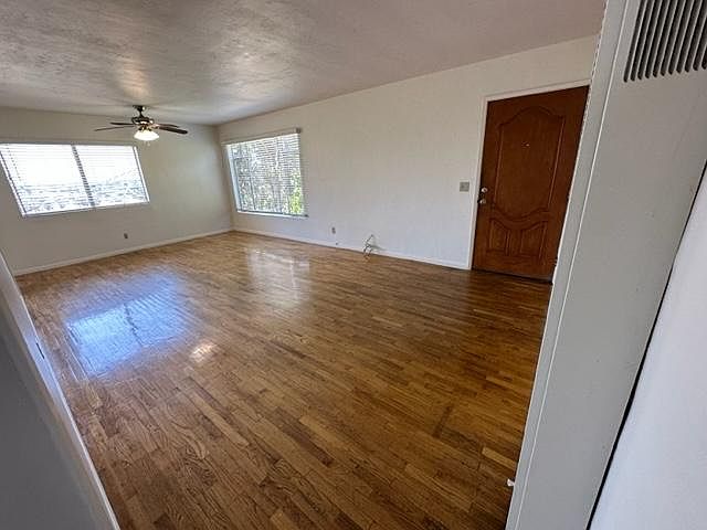 6474 Scimitar Dr photo 2