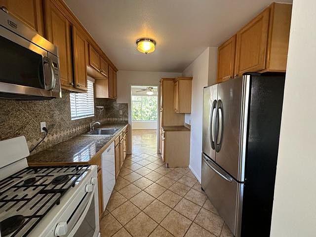 6474 Scimitar Dr photo 4