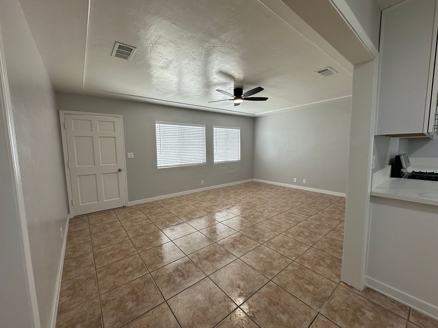 6620 Broadway photo 5