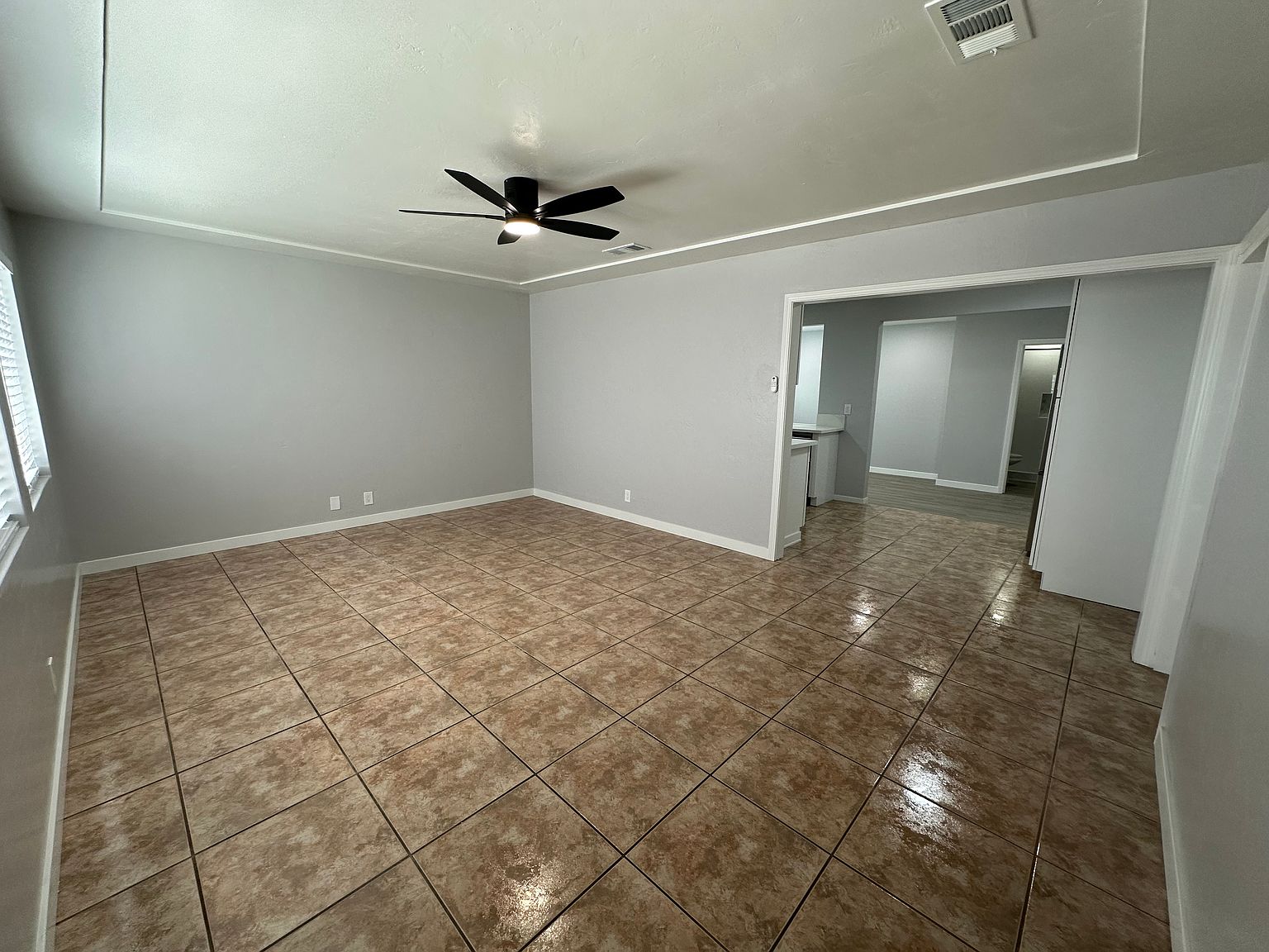 6620 Broadway photo 4