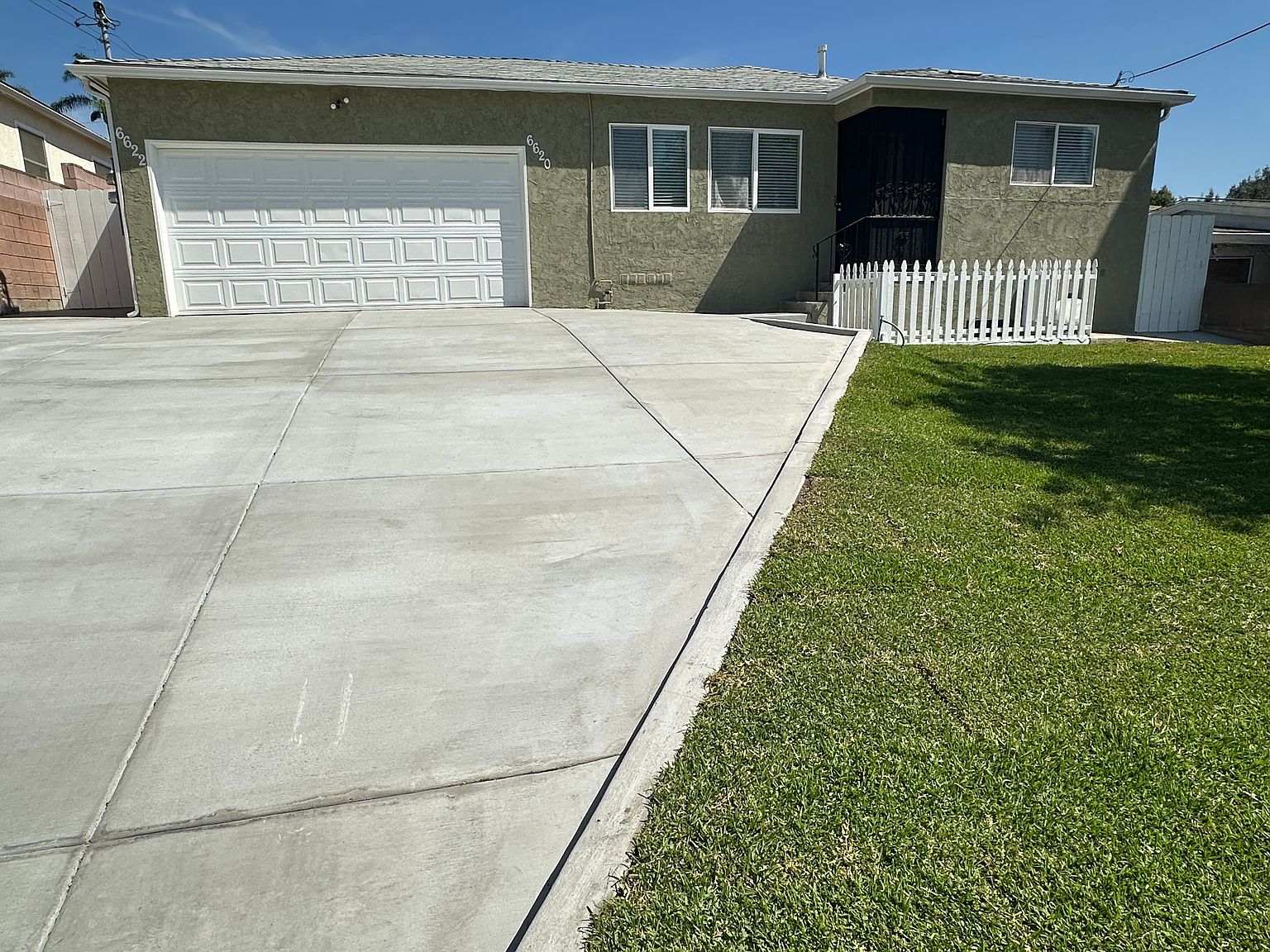 6620 Broadway photo 2