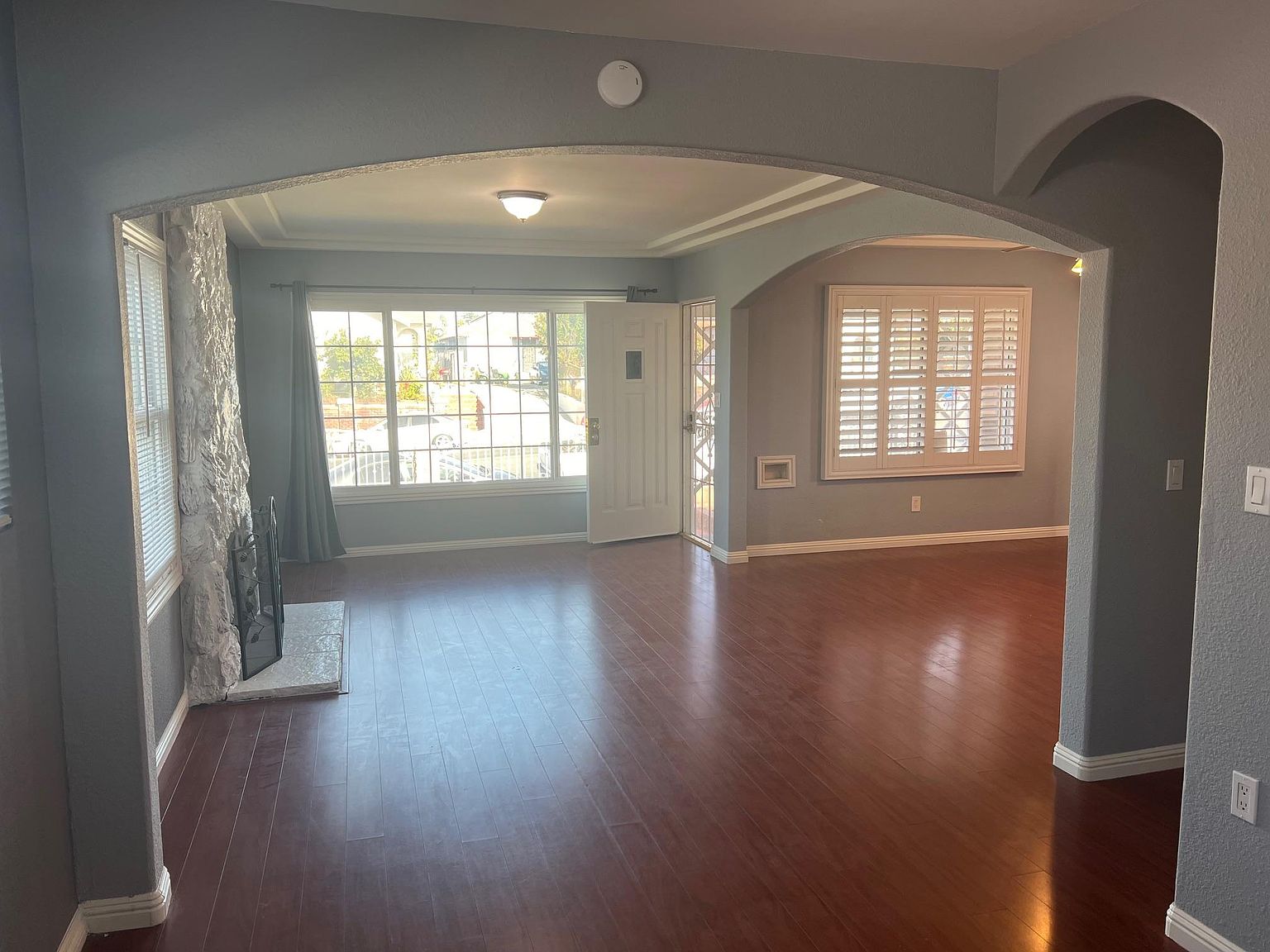 3887 Ocean View Blvd photo 4