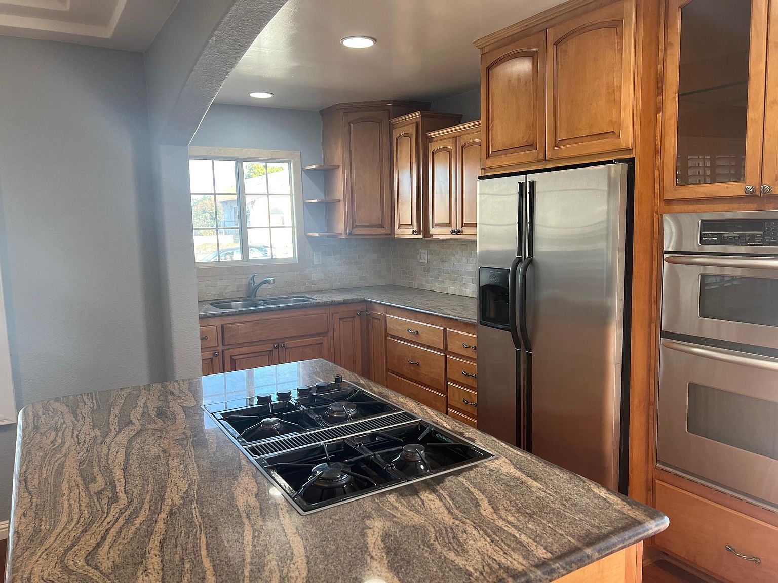 3887 Ocean View Blvd photo 5