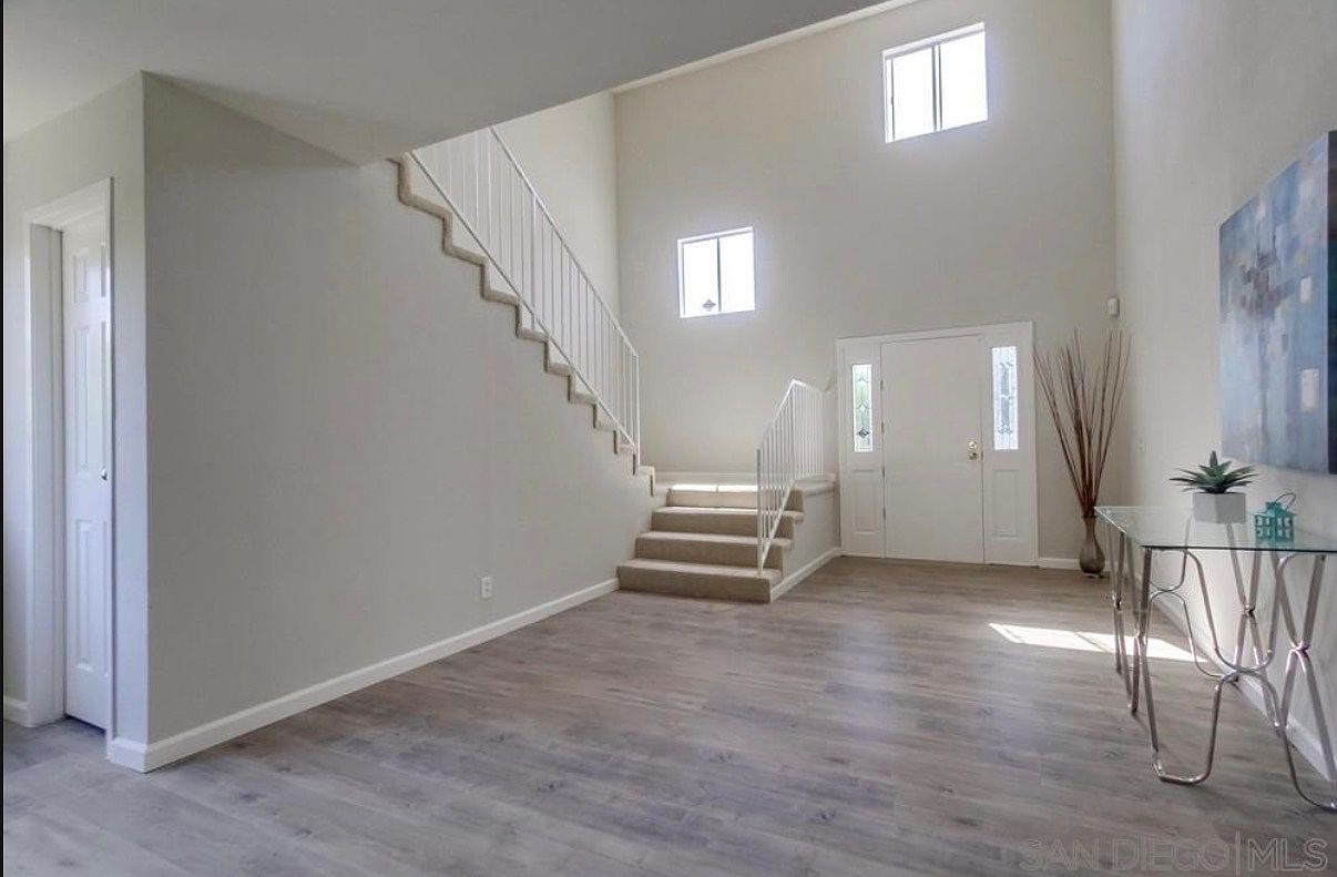 533 42nd St photo 3