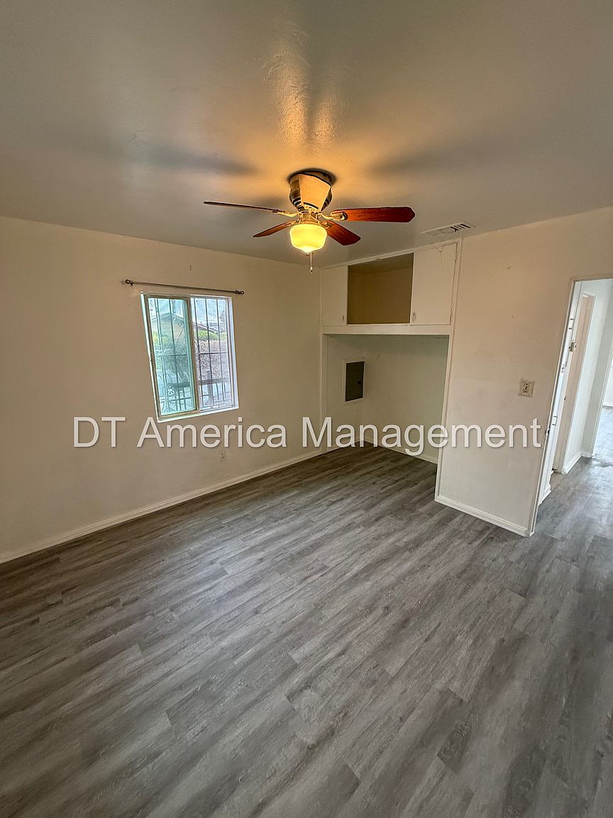 3996 National Ave photo 4