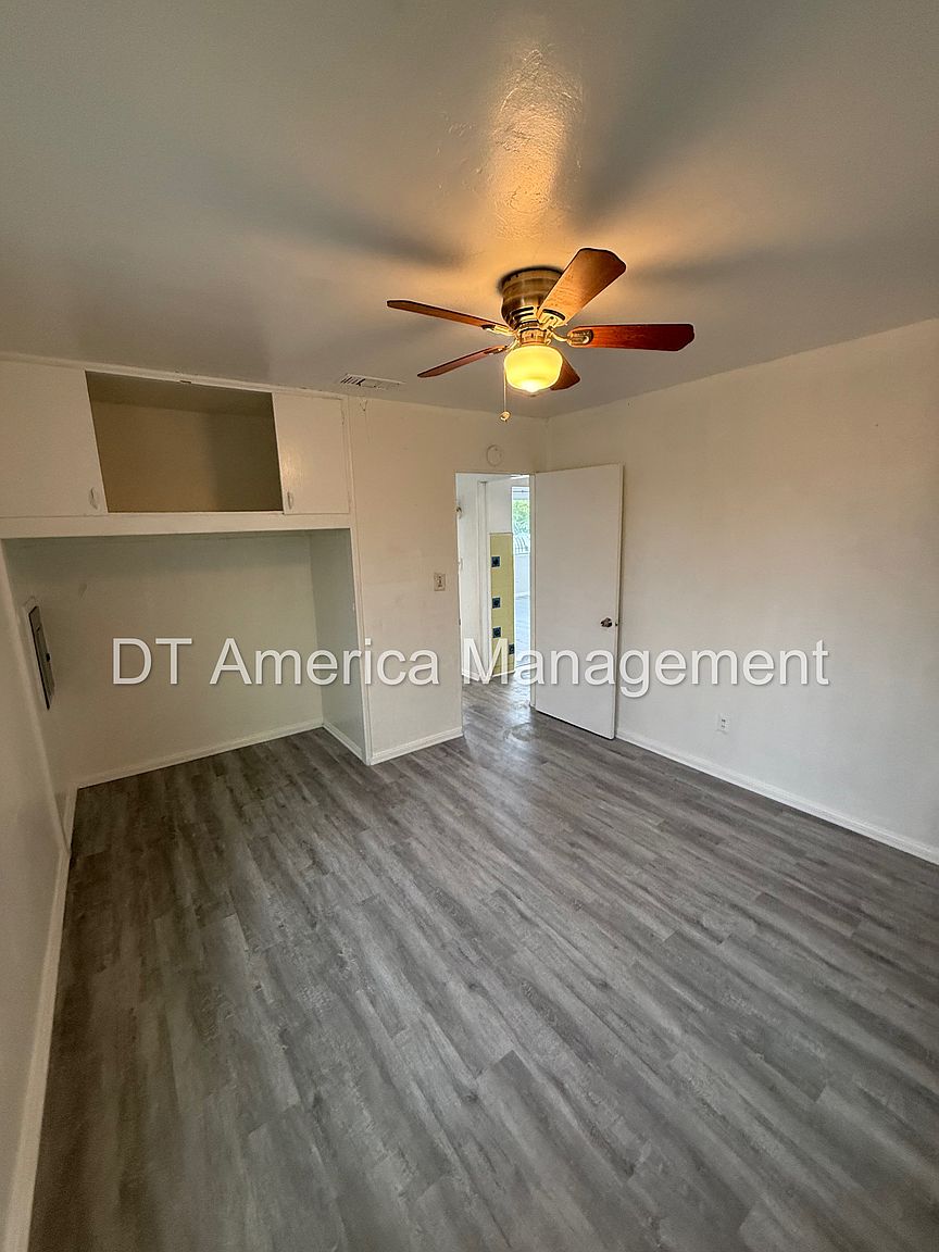 3996 National Ave photo 5