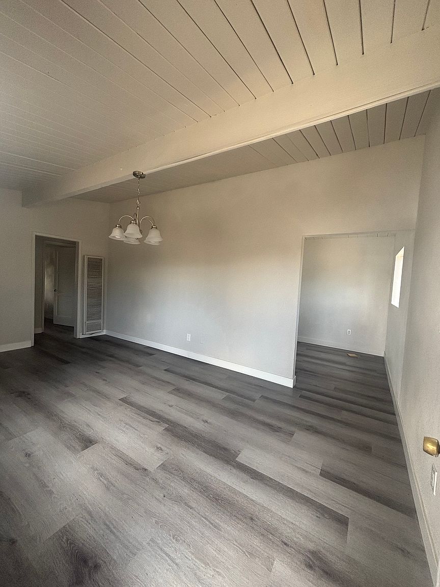 1106 S 40th St photo 2