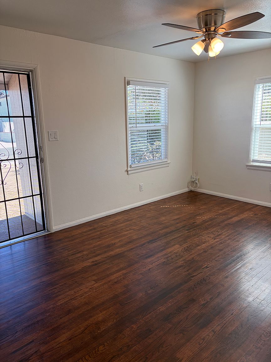 582 McIntosh St photo 3