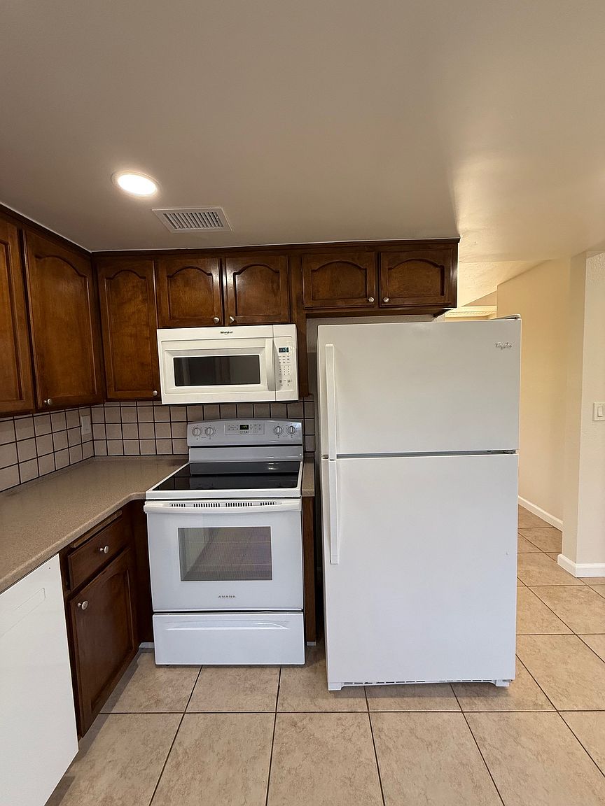 183 Brightwood Ave photo 5