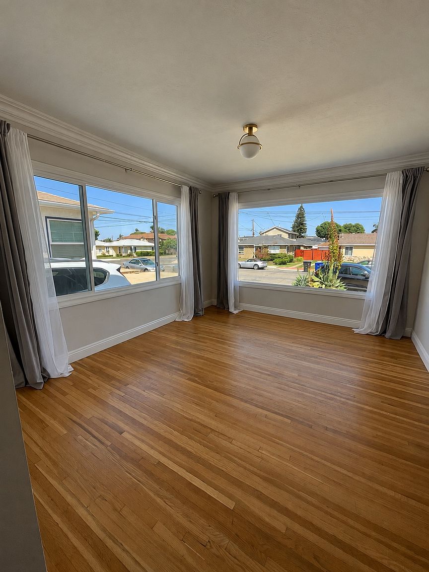 160 Guava Ave photo 3