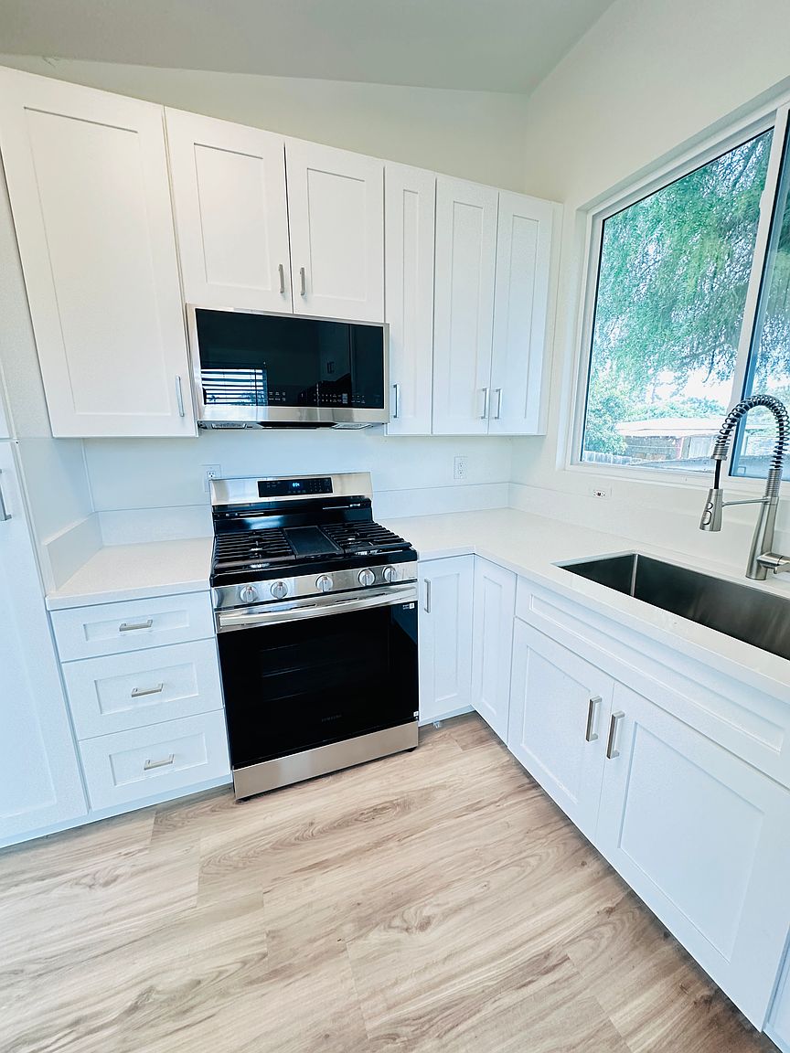 255 D St photo 4