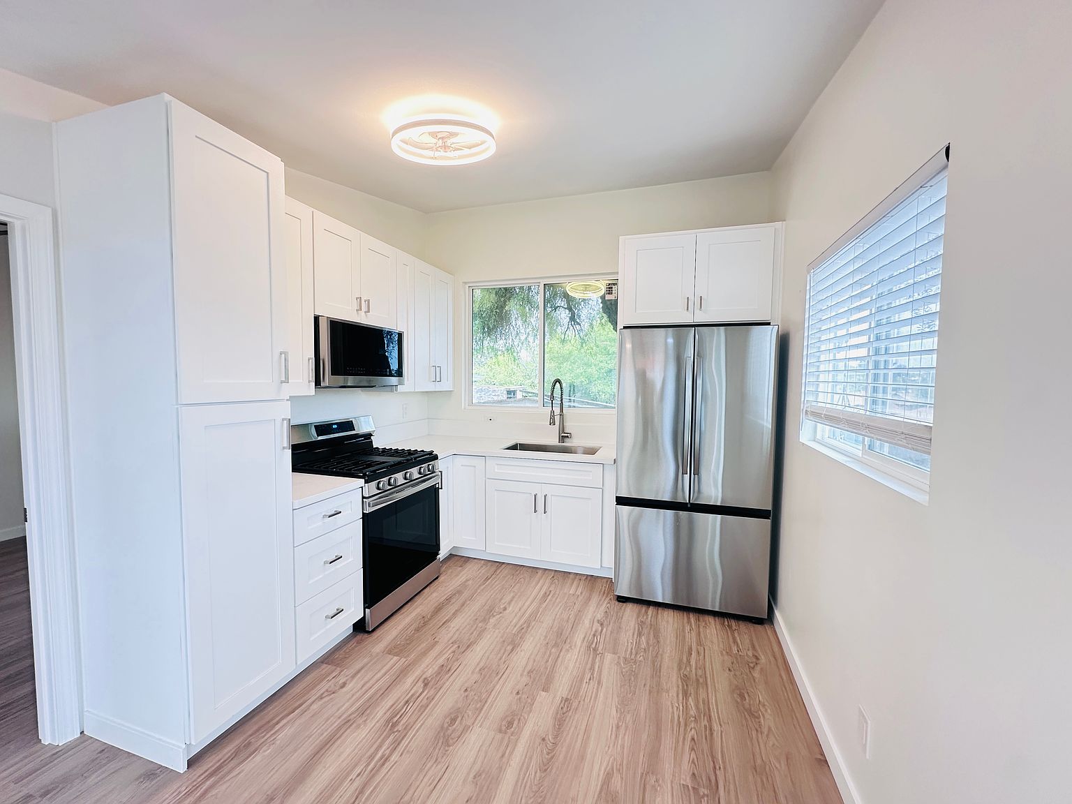 255 D St photo 2