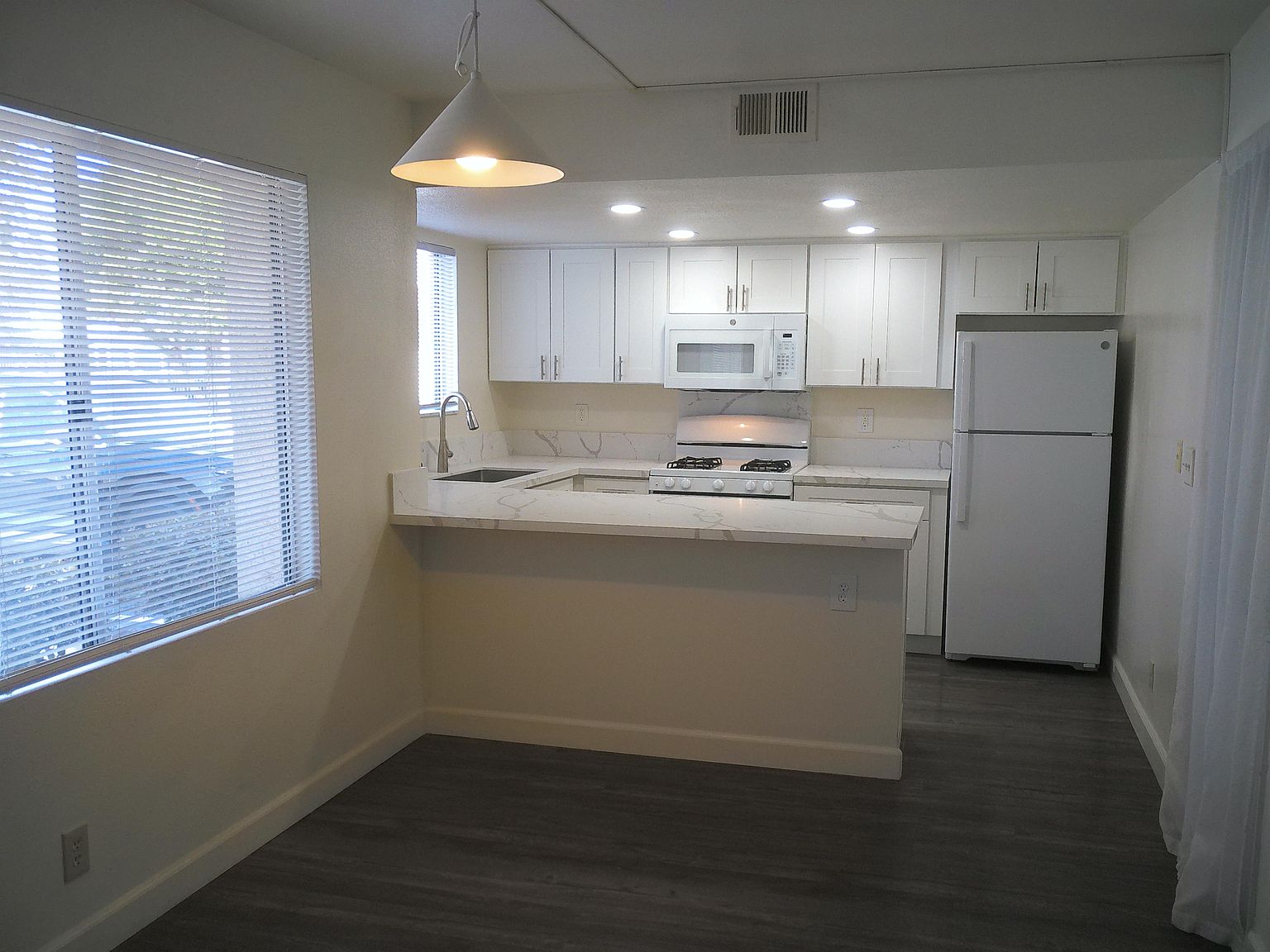 368-378 Vance St Chula Vista, CA 91910 photo 2