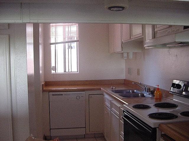 170 E St photo 2
