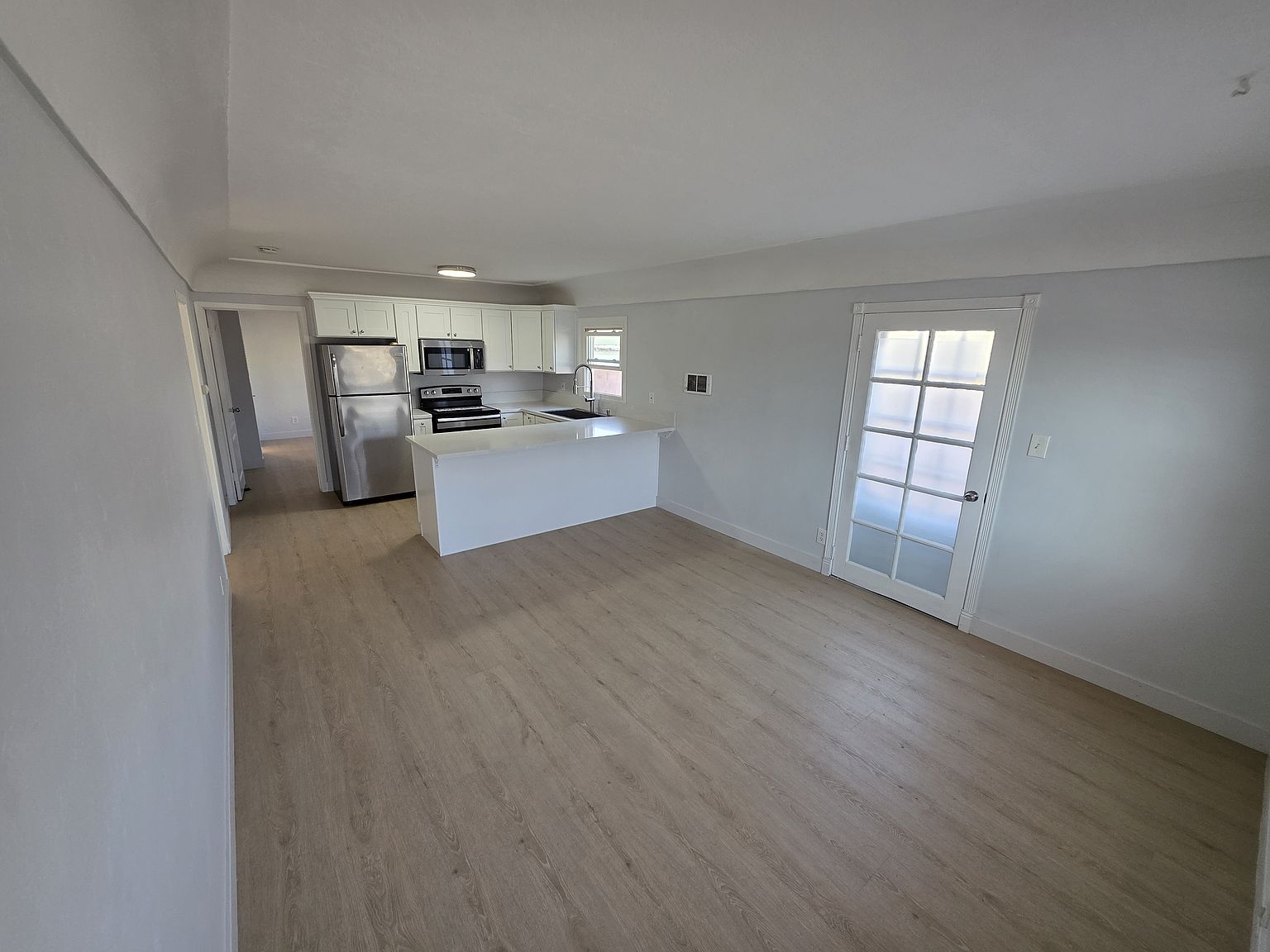 389 I St photo 5