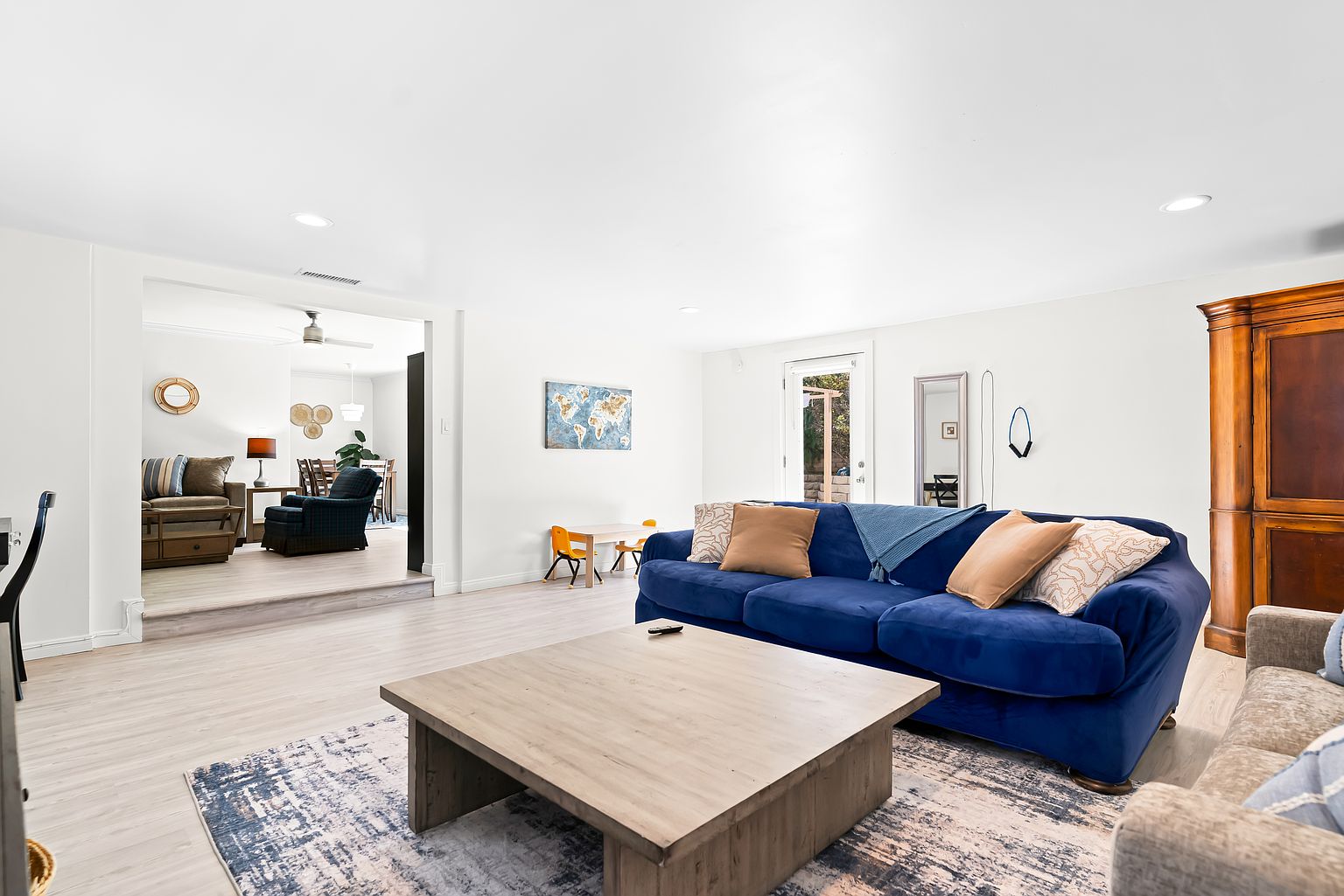 1629 Primera St photo 5
