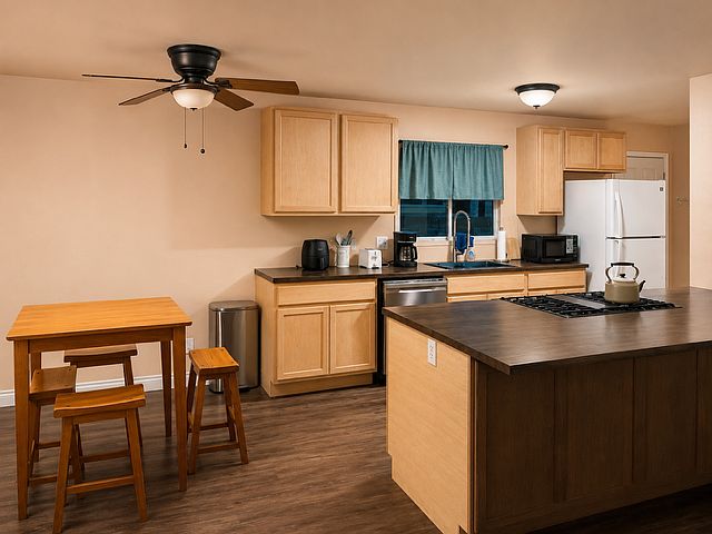 1334 Braddock St photo 3