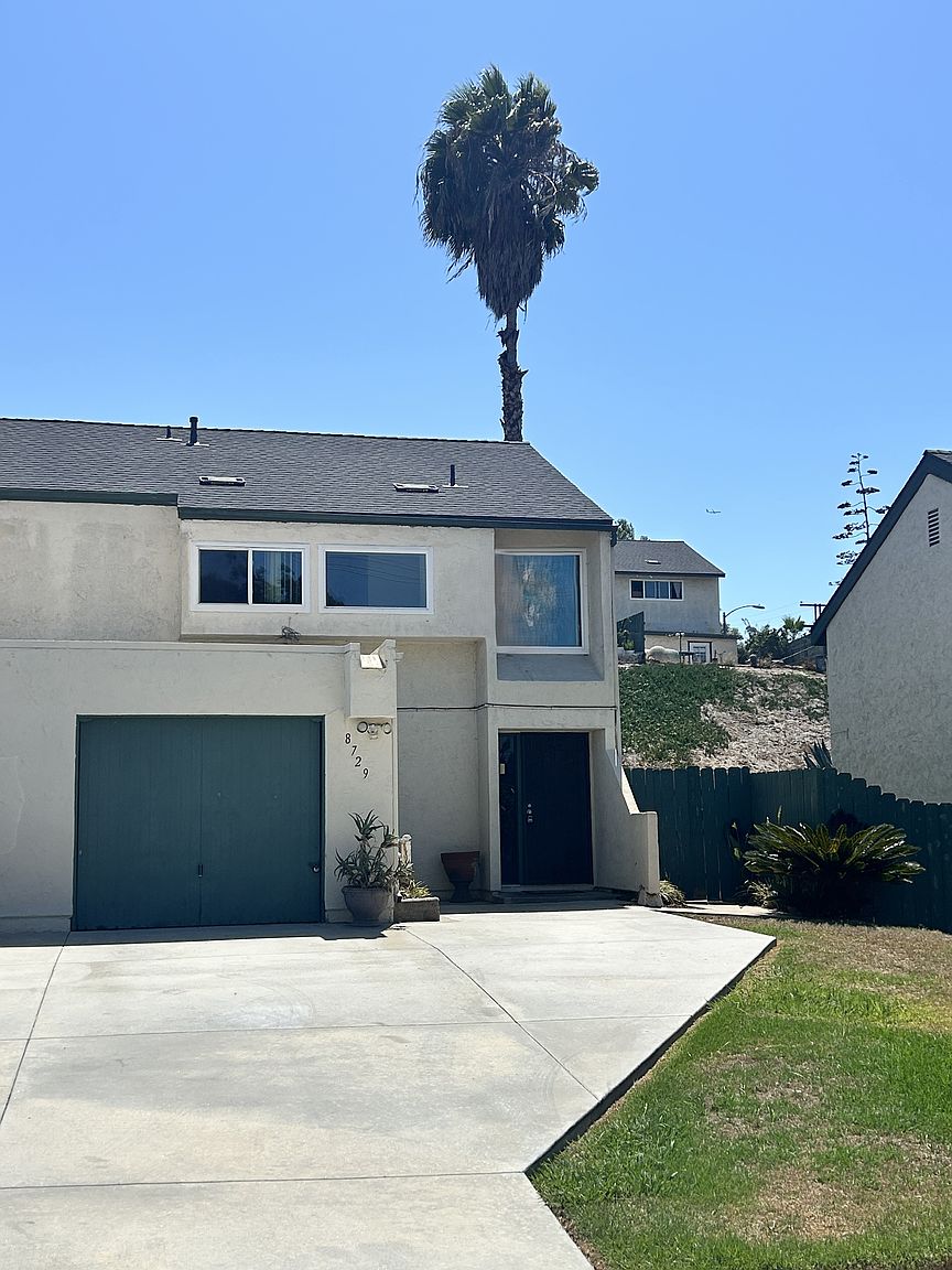 ***move In Special*** Modern 3br Townhome | Garage + Driveway Parking | Yard | Pool | Pet Friendly | Move-in Ready photo 2