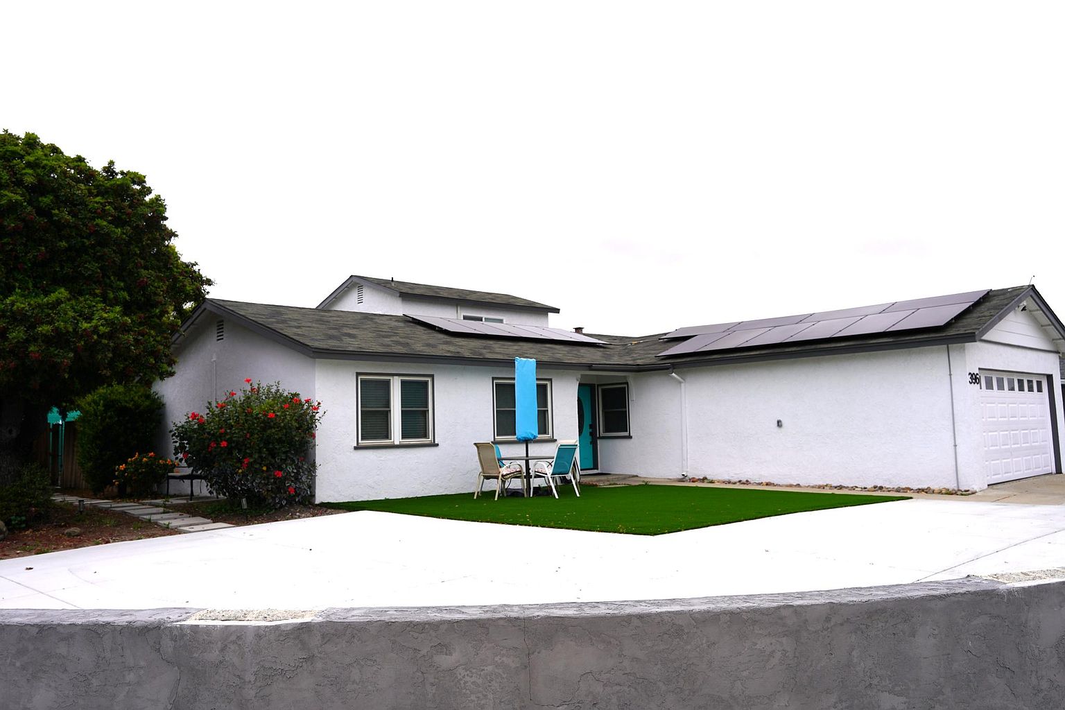 396 Ridgecrest Dr photo 3