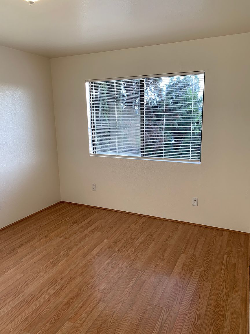 810 Concepcion Ave photo 4