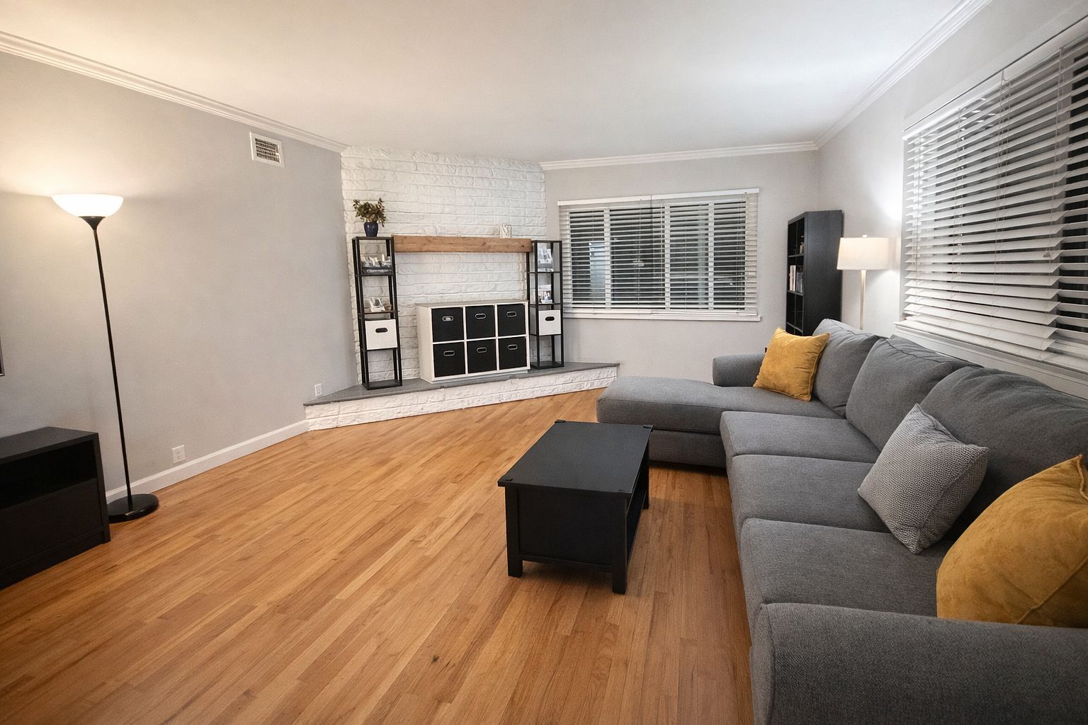 532 Paraiso Ave photo 3