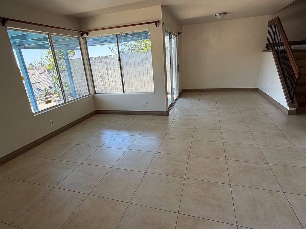 2103 Manzana Way photo 3