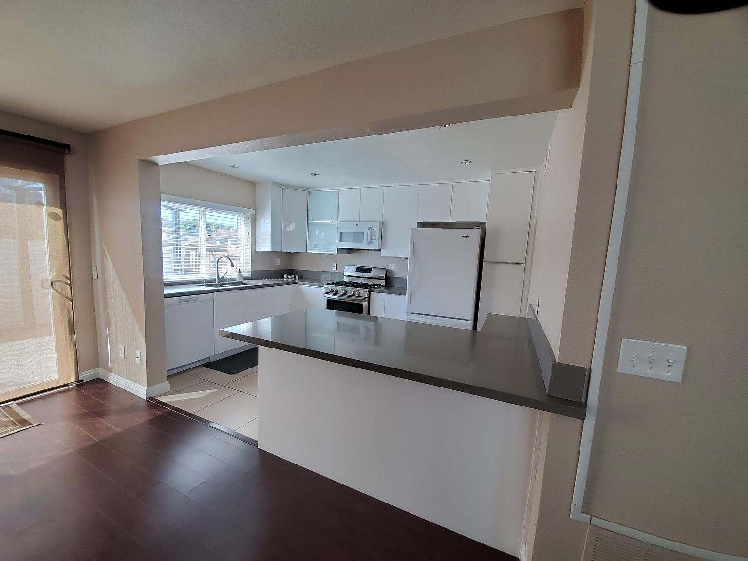 2344 Hampstead Way photo 3