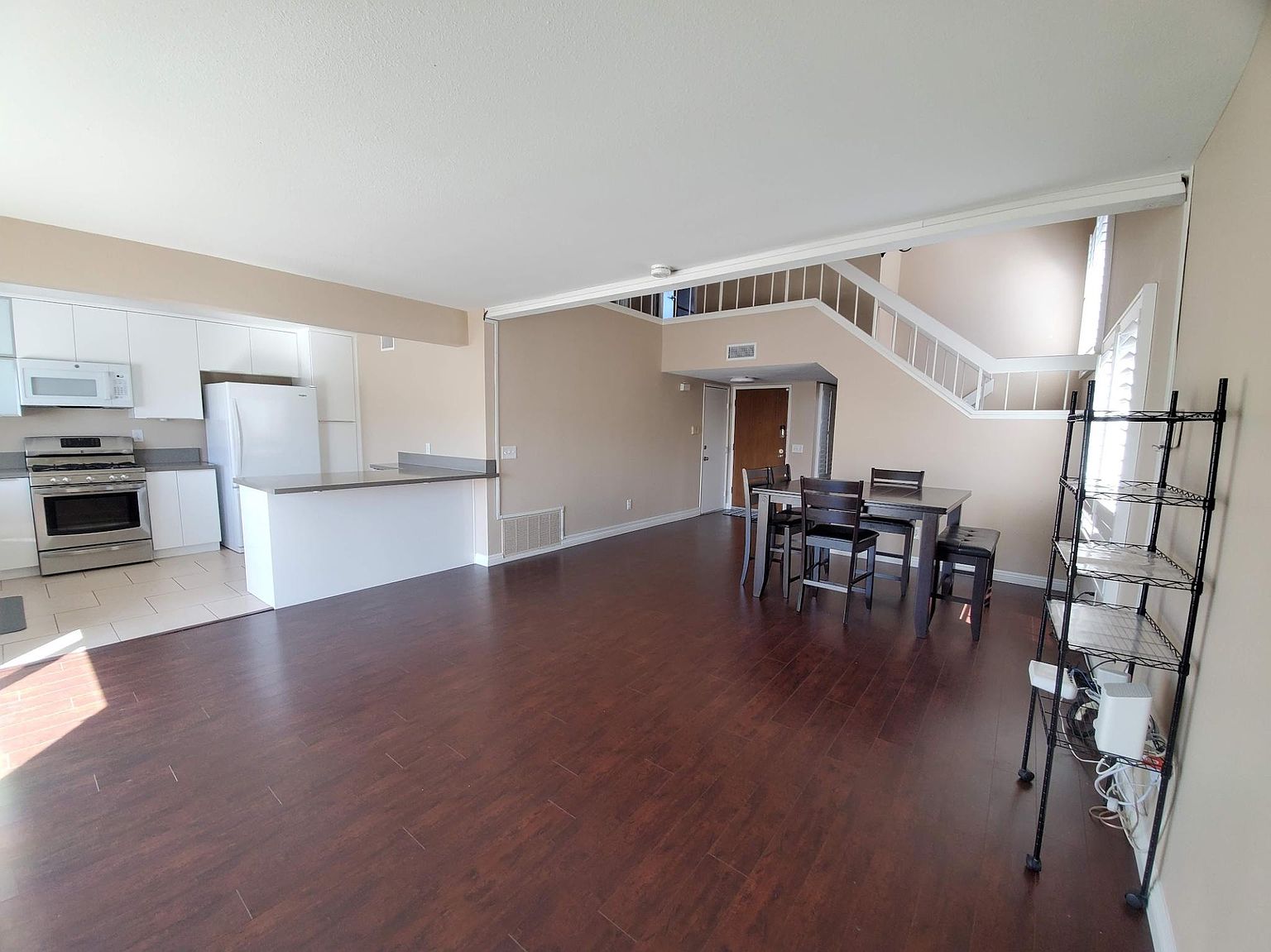 2344 Hampstead Way photo 5