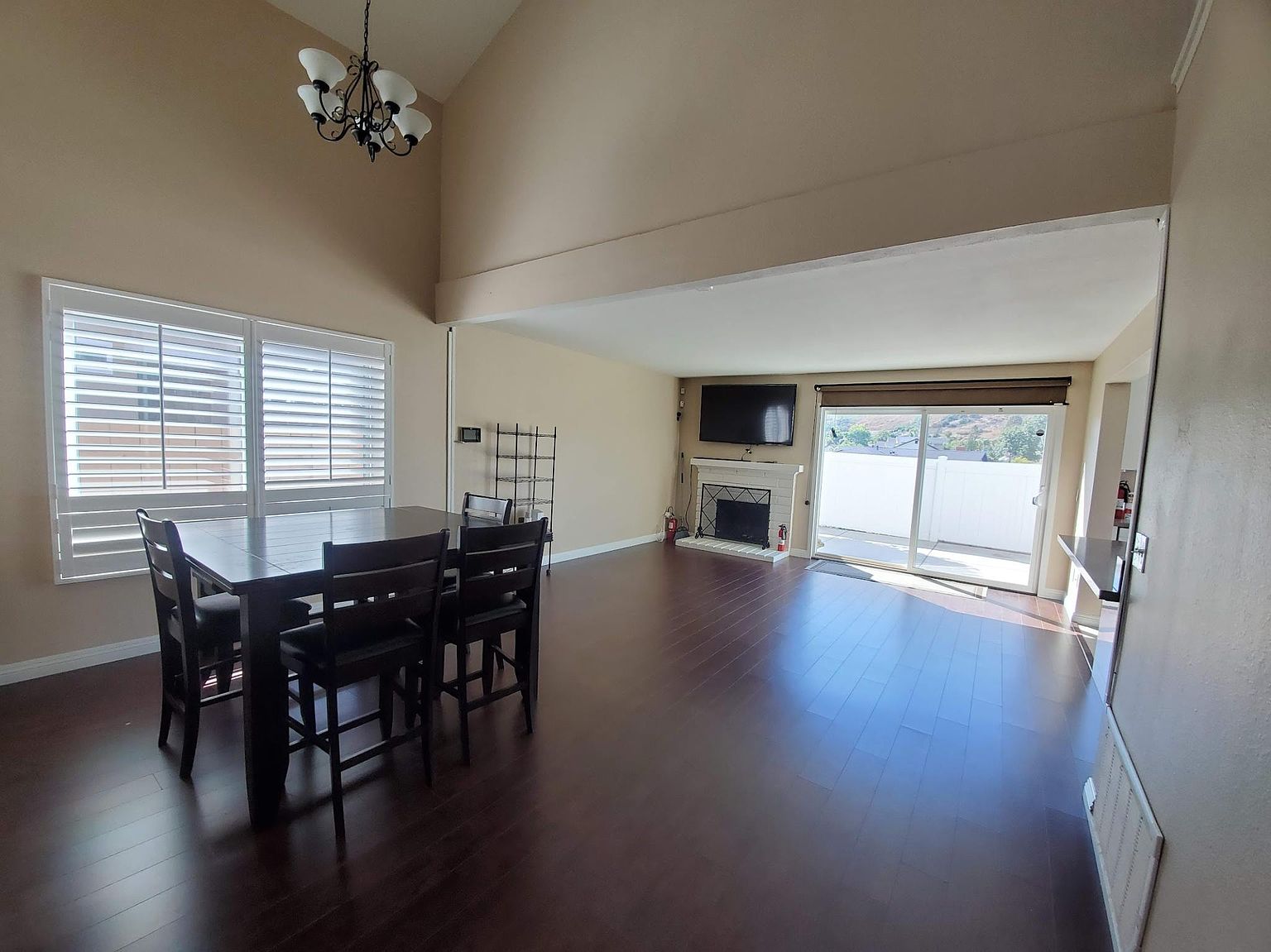 2344 Hampstead Way photo 4