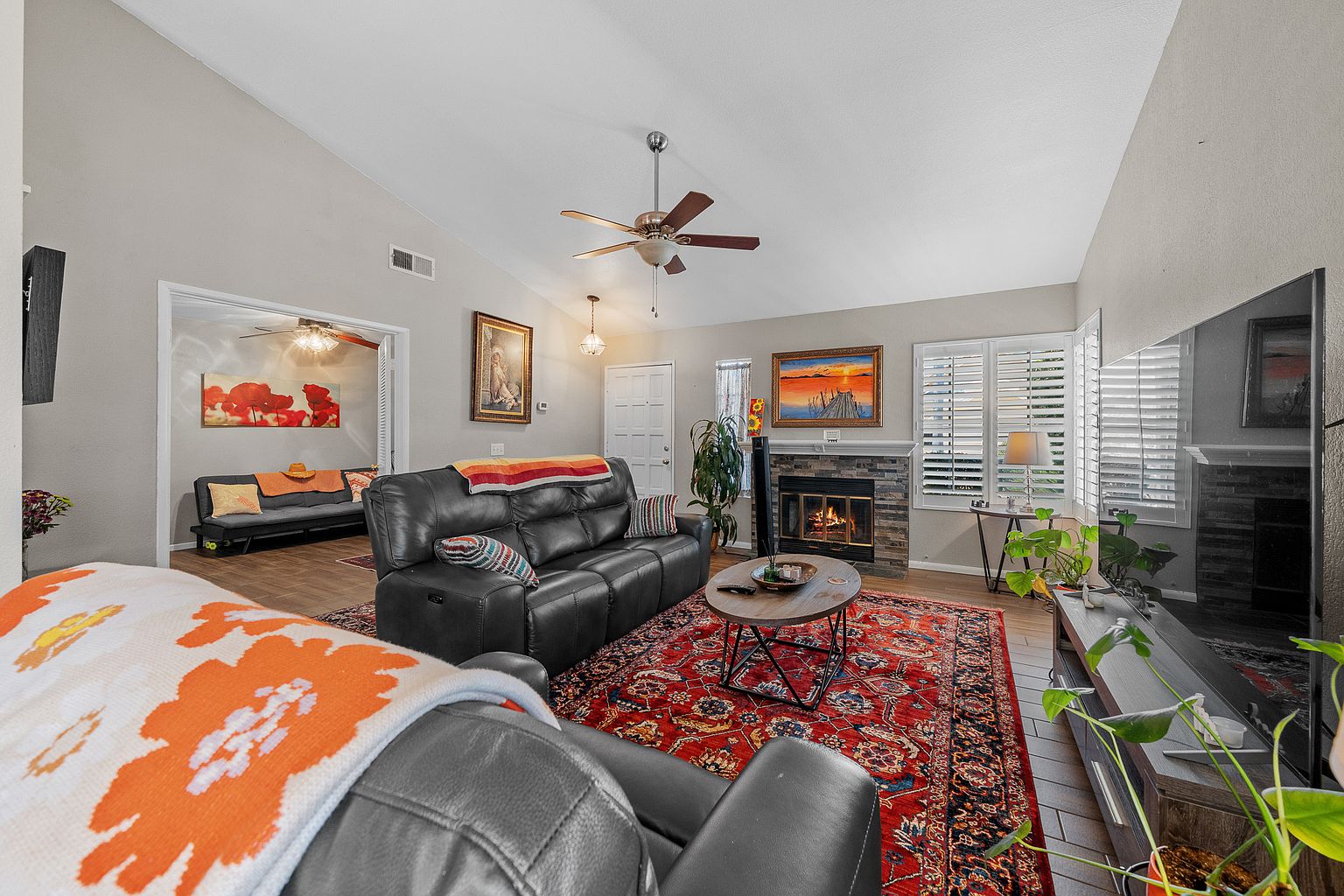 1834 Olamar Way photo 4