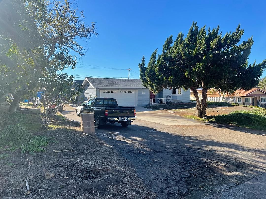 3526 Siembre St photo 2