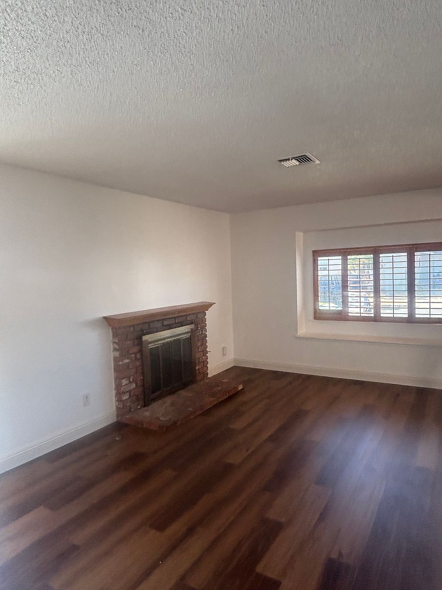 6143 Chadwick Ave photo 3