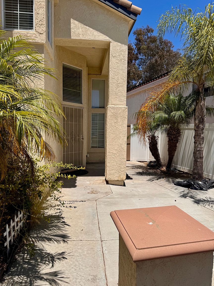 565 Kiley Rd photo 2