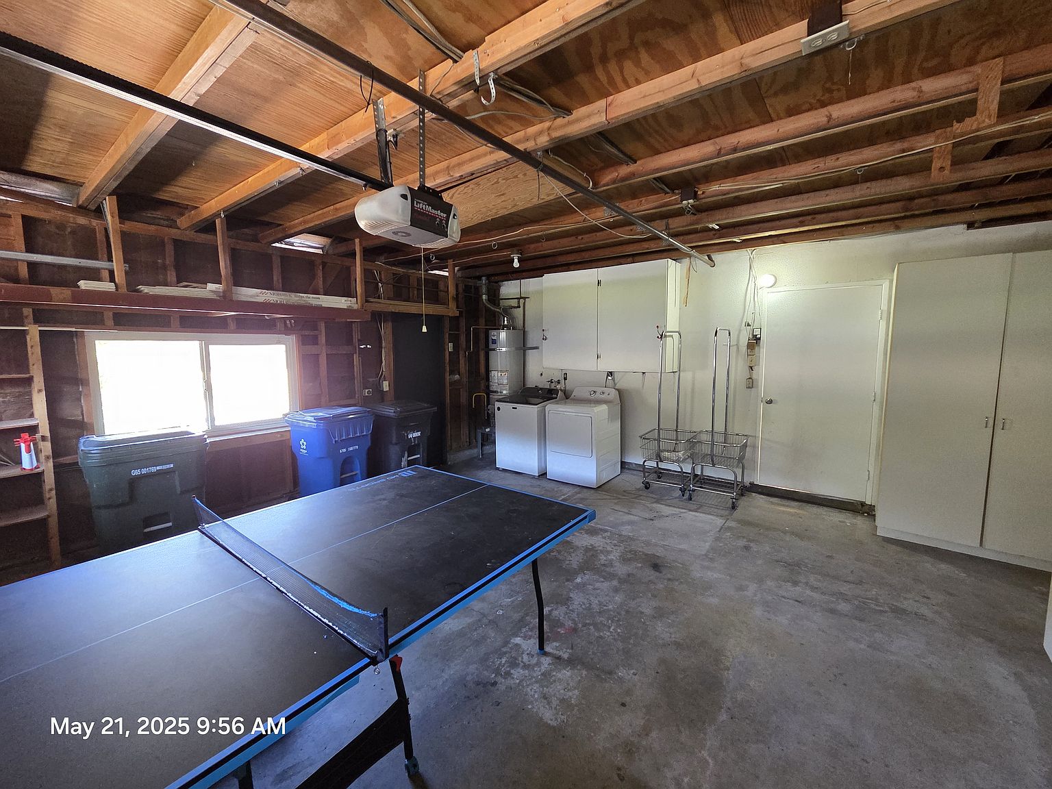 272 Surrey Dr photo 5