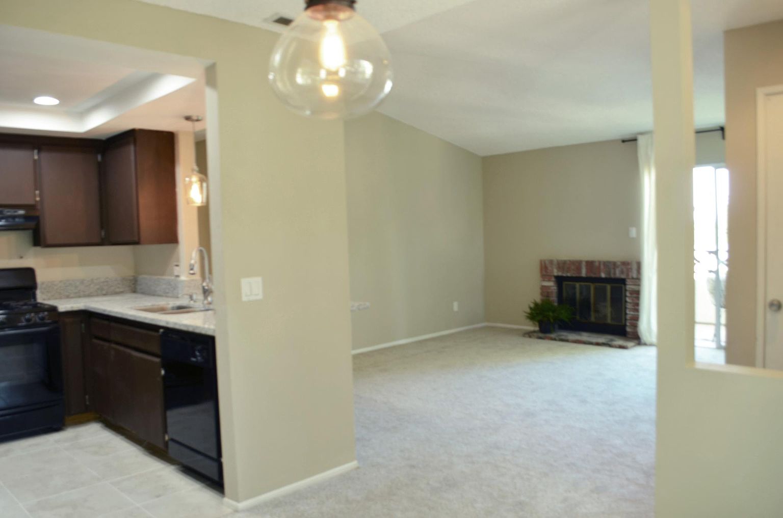 2039 Lakeridge Cir photo 5