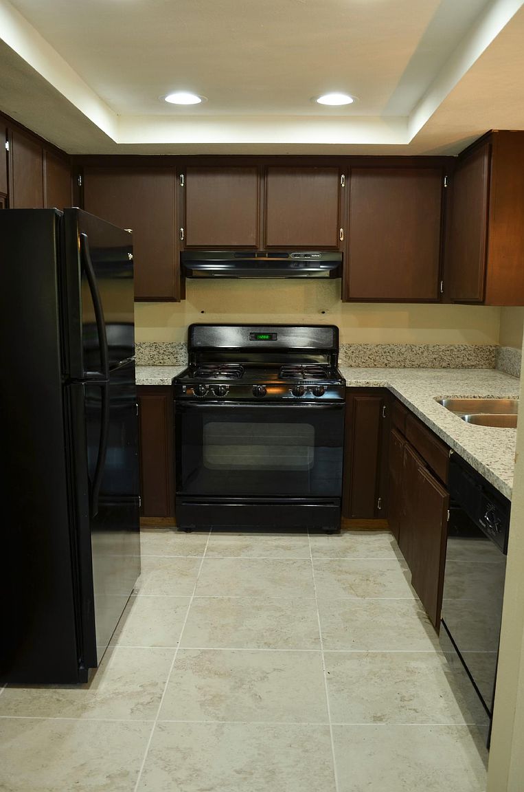 2039 Lakeridge Cir photo 4