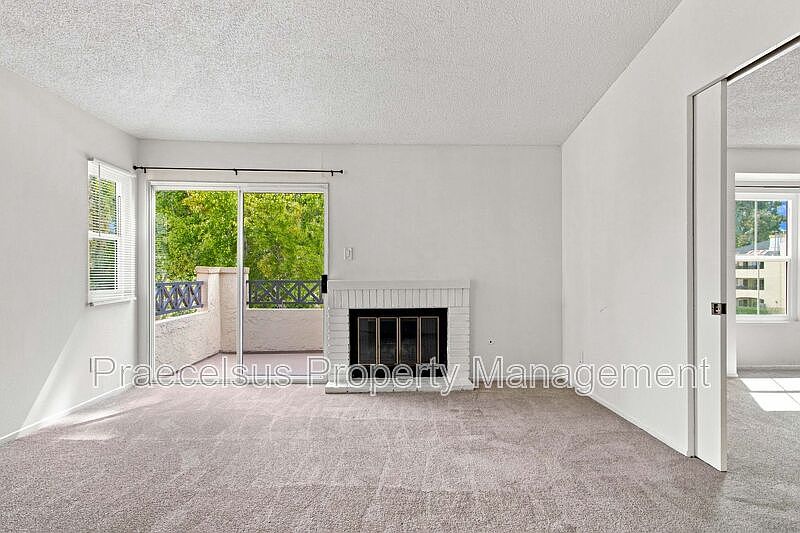 787 Brookstone Rd photo 3