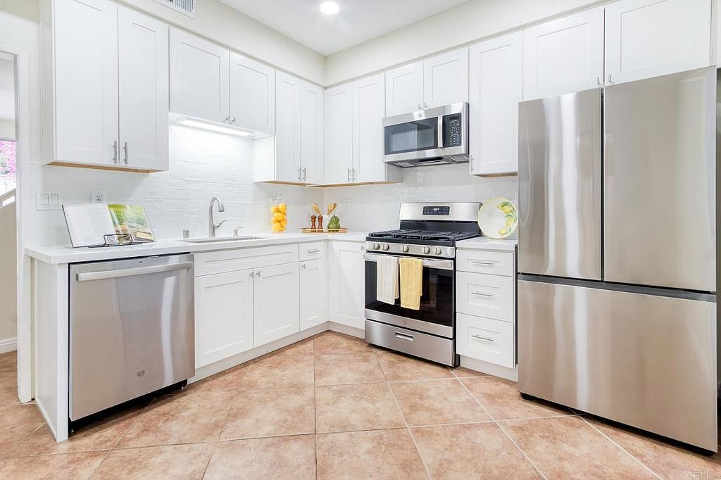2196 Lago Madero Chula Vista, CA 91914 photo 4